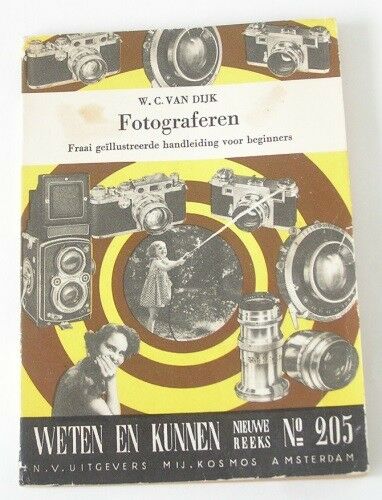 Fotograferen by W.C. Van Dijk (1954) Camera Catalog No.205 in Dutch