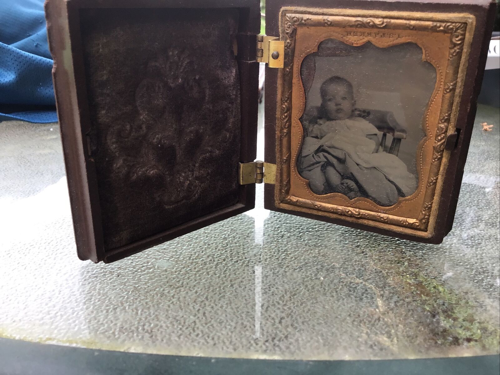 Antique Tin Type Baby Photo In Ornate Case Frame Photograph Early Old Tinytpe